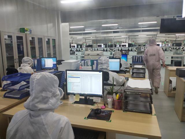 園區(qū)江西省兆馳半導(dǎo)體有限公司,這是一家專業(yè)生產(chǎn)數(shù)碼產(chǎn)品的高科技