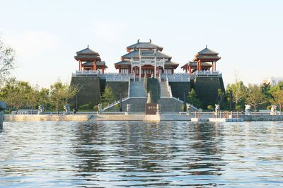 德州董子園&ldquo;拍了拍&rdquo;你:十一來乘畫舫賞美景,醫護人員免費!