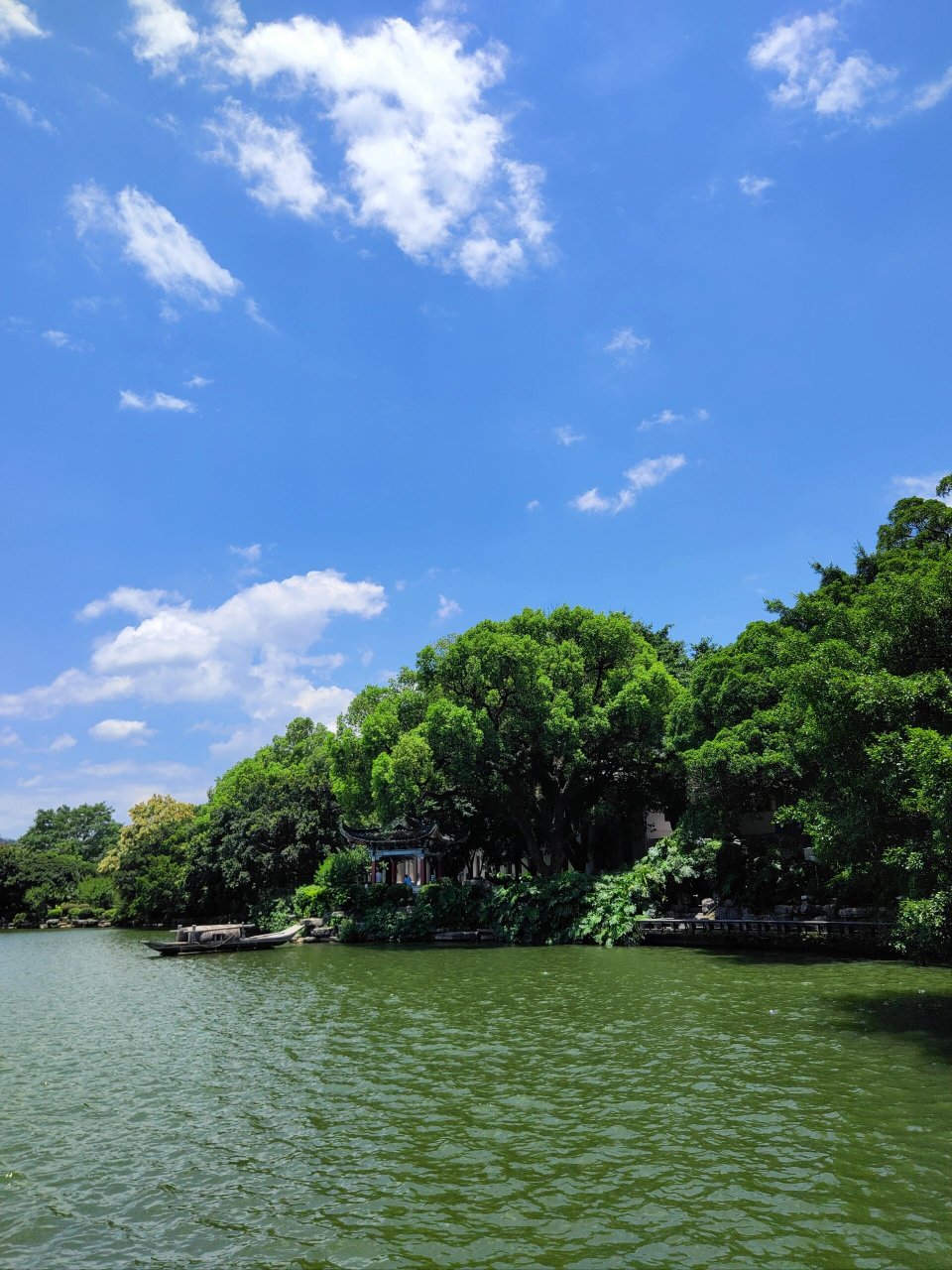 桂林開放式的榕湖景區(qū)實在太美麗 免費(fèi)游覽,開放式管理,景色宜人,天空