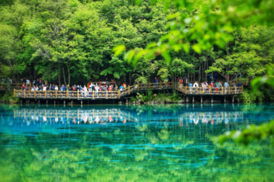 九寨溝景區(qū)&ldquo;智慧管理&rdquo;升級 解鎖五一&ldquo;暢游密碼&rdquo;