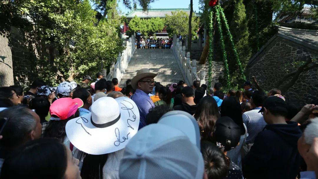 黃金周第三天,蓬萊閣客流持續(xù)增長,旅游秩序井然